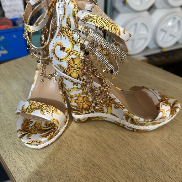 Shoe Dazzle Gold and White Stiletto Heels with Ankle Straps - Picture 2 of 8